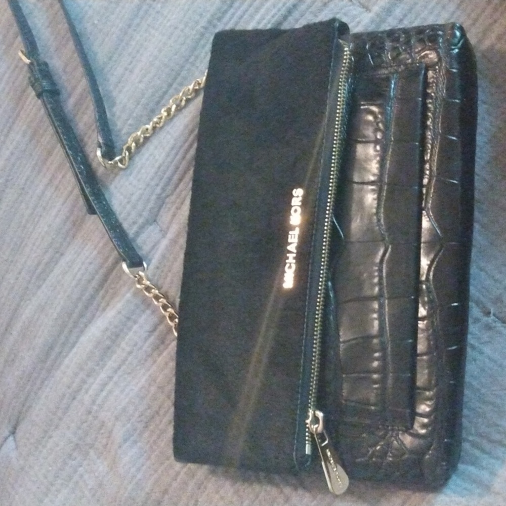 Super functional black croc leather and hide black and gold Kors crossbody